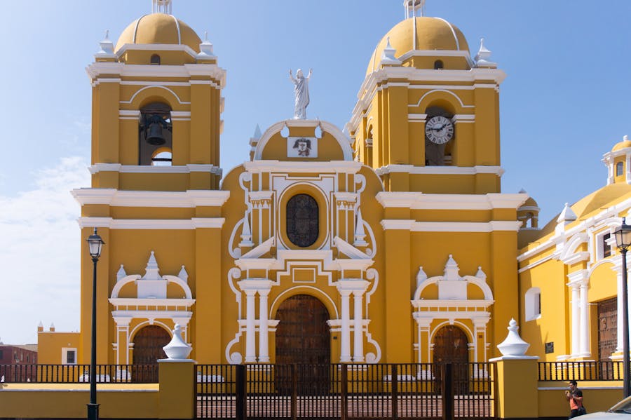 Catedral y arquitectura colonial de Trujillo, Peru